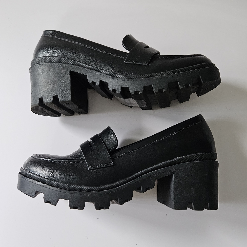 Mudd Y2K Chunky School Girl Black Loafers